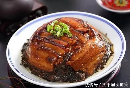 大厨|扣肉别再用油炸了,教你一种新做法,肉烂味香,连大厨都夸赞我