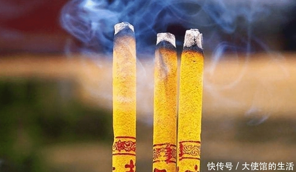 俗语“富人爱烧香”,为啥烧香烧三根这背后的寓意你了解多少