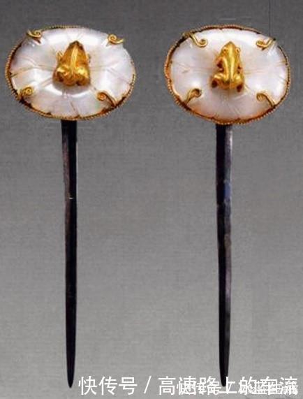 雍正@现代时尚设计师的灵感很多都来源于雍正《十二美人图》,不信你看