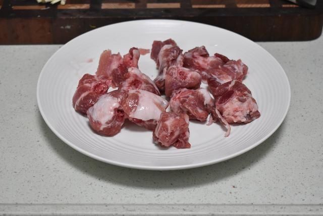 排骨简单又好吃的做法，掌握这比例味道不输餐厅，小白也能做成功