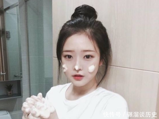 女生脸上有着“3个缺陷”,长大后颜值必定逆袭,00后记好了!