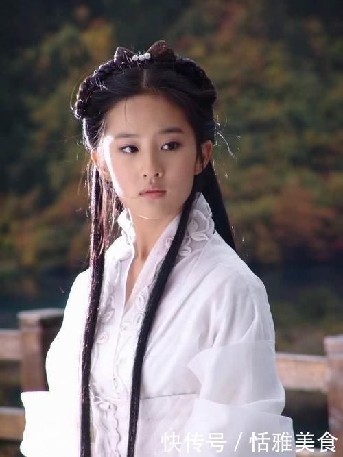 这4种“眼型”的女生，不化妆颜值也很高，看眼睛就被迷住了