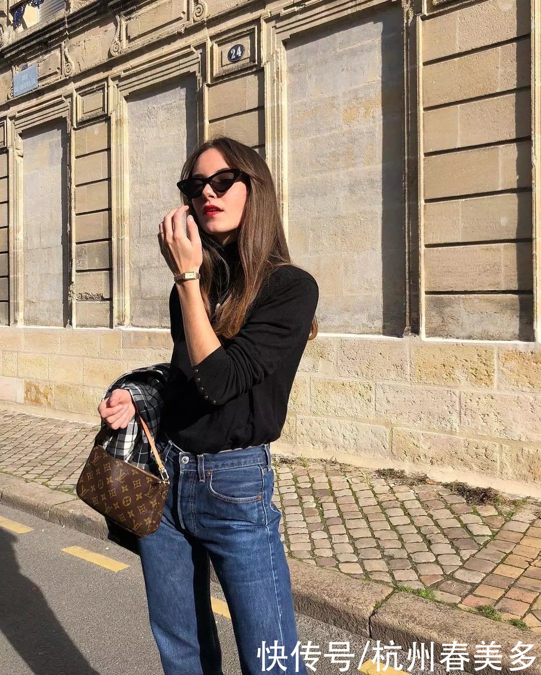 衣品好的女人,从不用力过猛