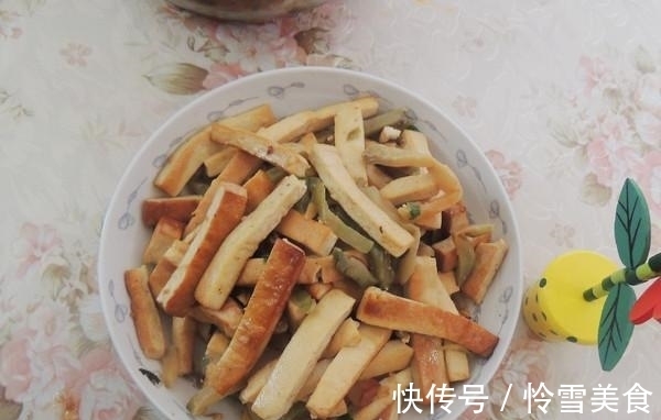 香干要怎么做才能柔软又入味？原来放水有讲究，出锅之后比肉好吃