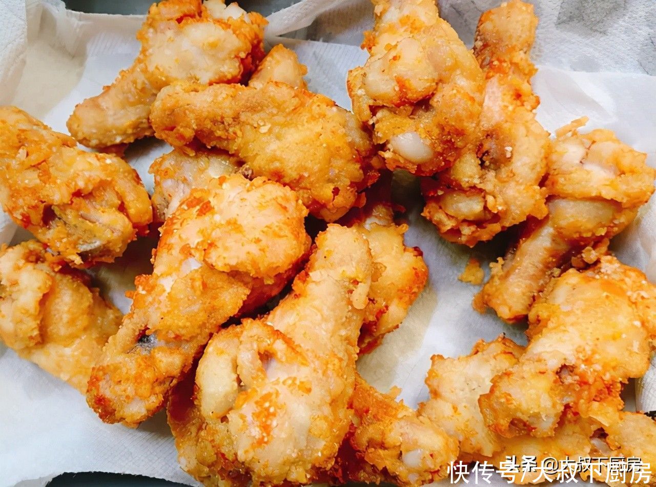 来自星星的你|追剧必备小吃！大叔教你韩式辣酱炸鸡，外皮酥脆，肉质软呢，好吃
