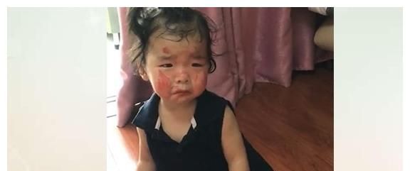 口红|女儿玩坏了妈妈的口红,妈妈很生气,网友的回复扎心了