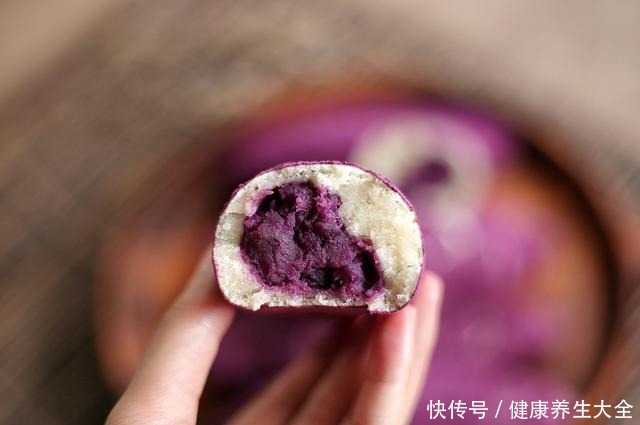 它长得像紫薯,但却不是紫薯,软乎香甜好解馋,用来当早餐很合适