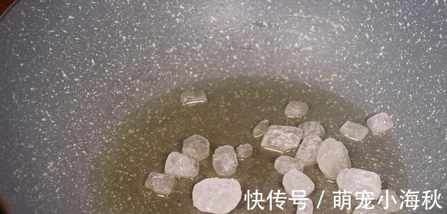 用水|炒糖色时,到底用油还是用水?搞错的人很多,难怪炒出来有苦味