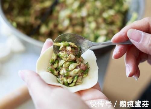 调饺子馅料,“3放3不放”要牢记!不论调什么馅料都鲜嫩,贼香
