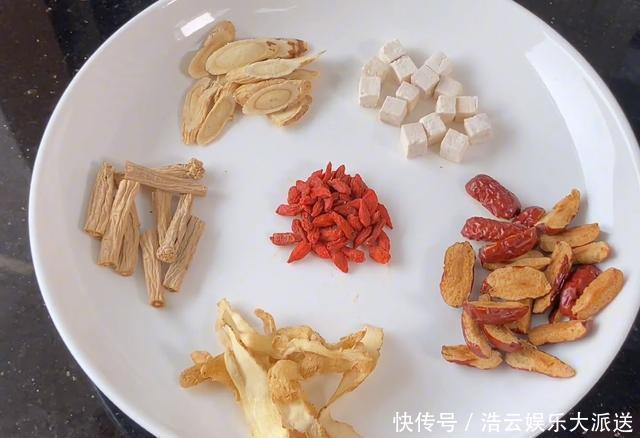 蒸鸡|立秋后,多给家人这样蒸鸡吃,鸡肉嫩滑又滋补,营养不流失,解馋