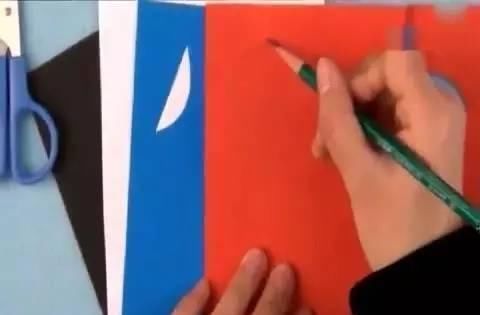 孩子|妈妈无意翻开儿子日记,里面手绘了一个怪兽宇宙,网友们折服了