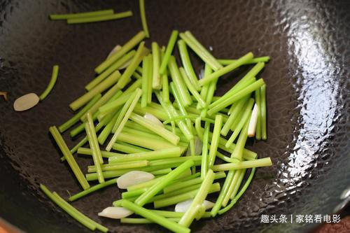 晚餐要多吃这道素菜,低油低脂,少油少盐,多吃健康又减脂