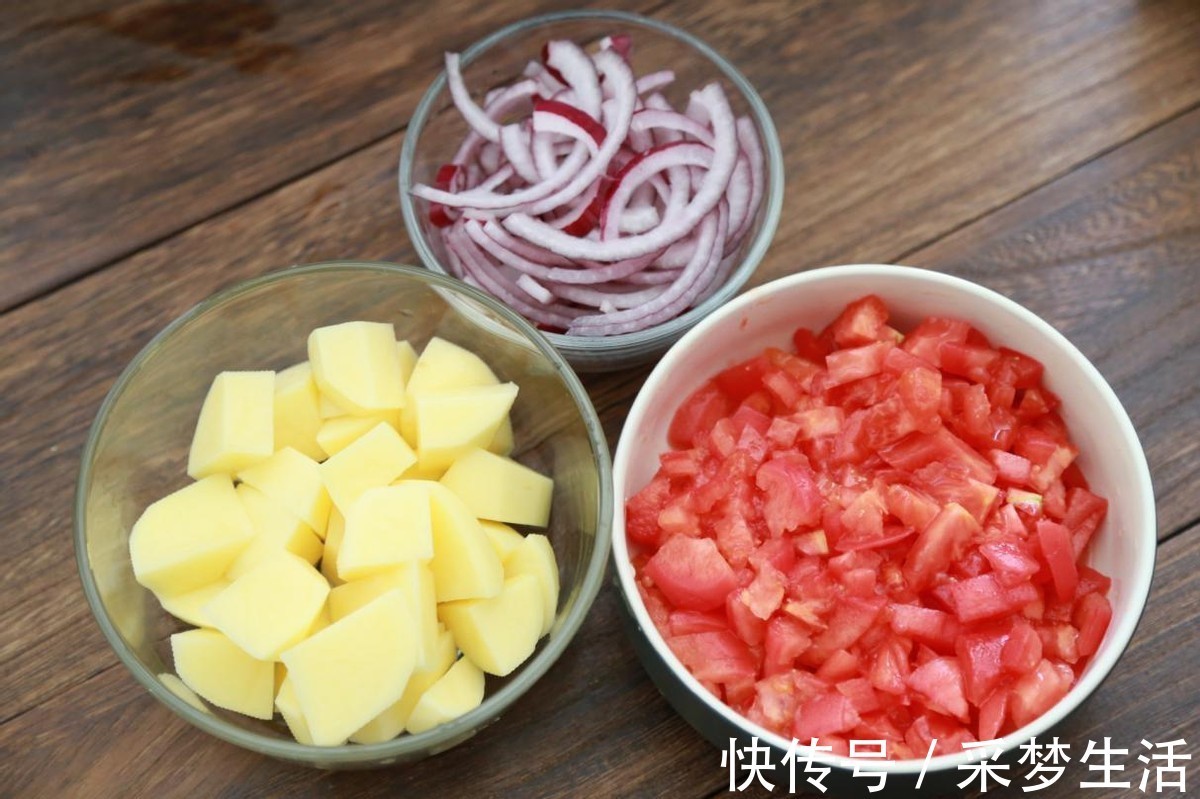 拌饭|番茄土豆完美配合，香浓美味的牛肉汤，上桌就吃光