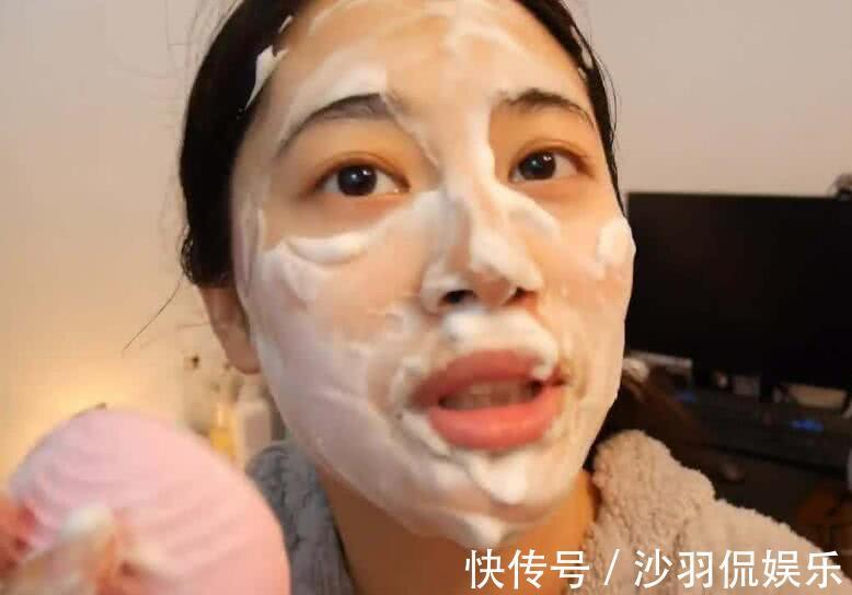 洁面巾|最伤脸的5个洗法,越这样洗,皮肤粗糙毛孔越大,有烂脸危险