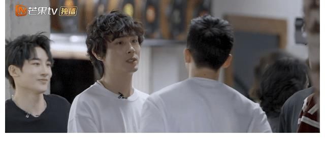 红牌|《披荆斩棘》二公洗牌，陈小春收编GAI引争议，提前收到红牌预警