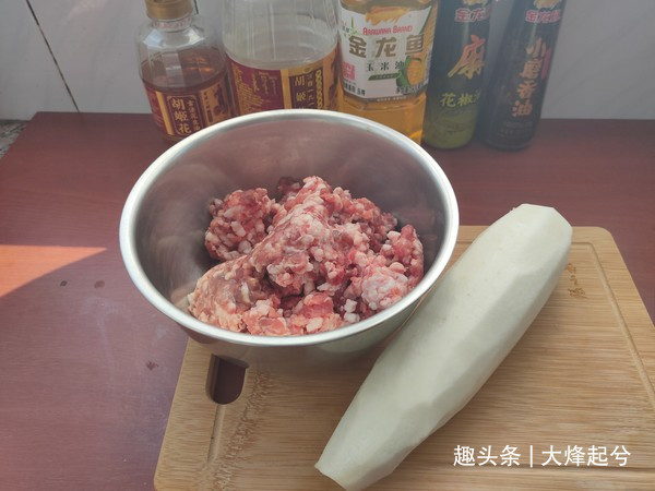 白萝卜|萝卜酿肉的家常做法,口味清爽鲜香,口感滑嫩,真是色香味俱全