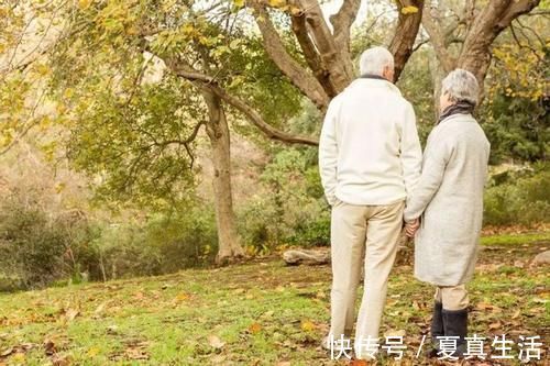 老人|老人失眠半年,助眠药物也无法缓解,医生:她忽视了一个重要因素