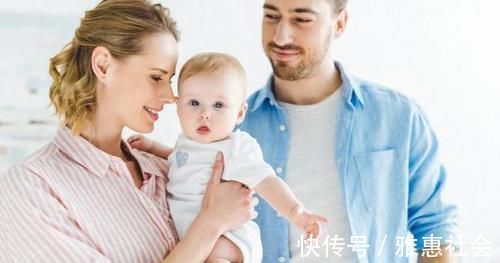 还敢这么抱孩子?当心孩子将来驼背、高低肩,家长可别不当一回事