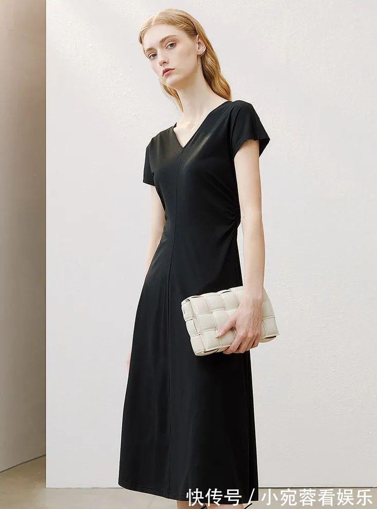穿搭|女人穿“极简风”才是真高级，让你“看起来很贵”！
