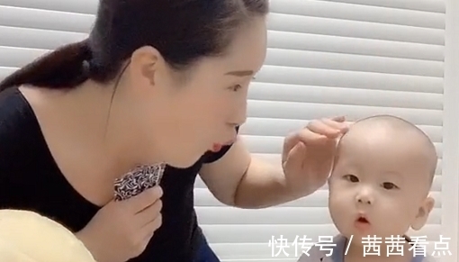 宝妈|“大地主辣妈”带娃打牌火了,娃被吓得一激灵:咋脑瓜子嗡嗡的?