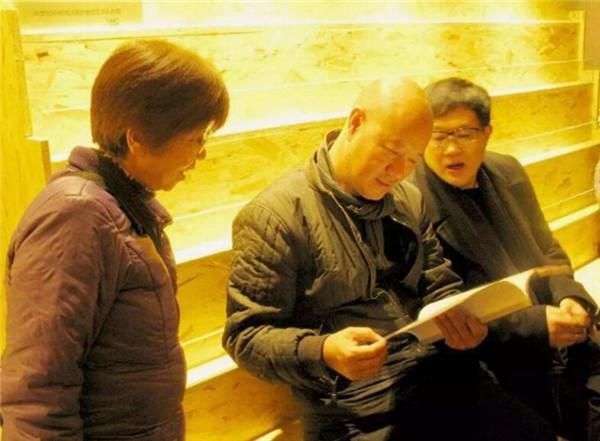 画家|他画一只鸟卖了82万，网友质疑：不如小学生，专家：往鸟眼睛里看