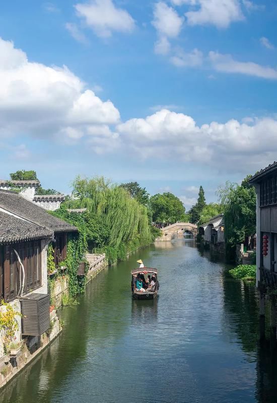 老年|初夏最适合一个人去的10个惬意的小镇