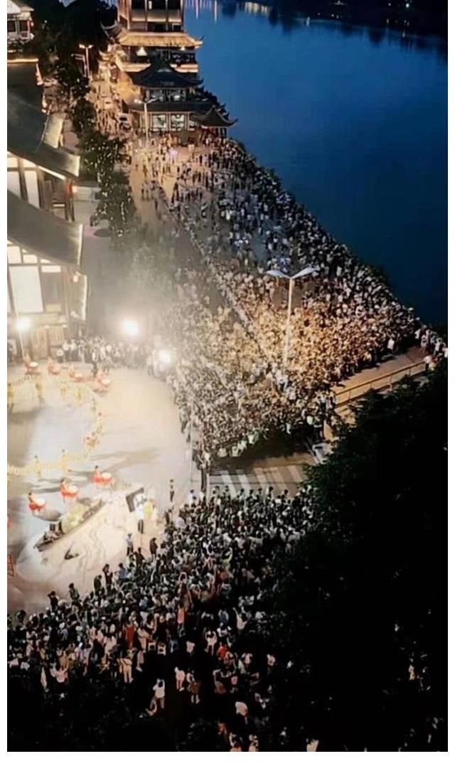 天天向上|收视率只有0.3的《天天向上》，因追星竟然拍出清明上河图