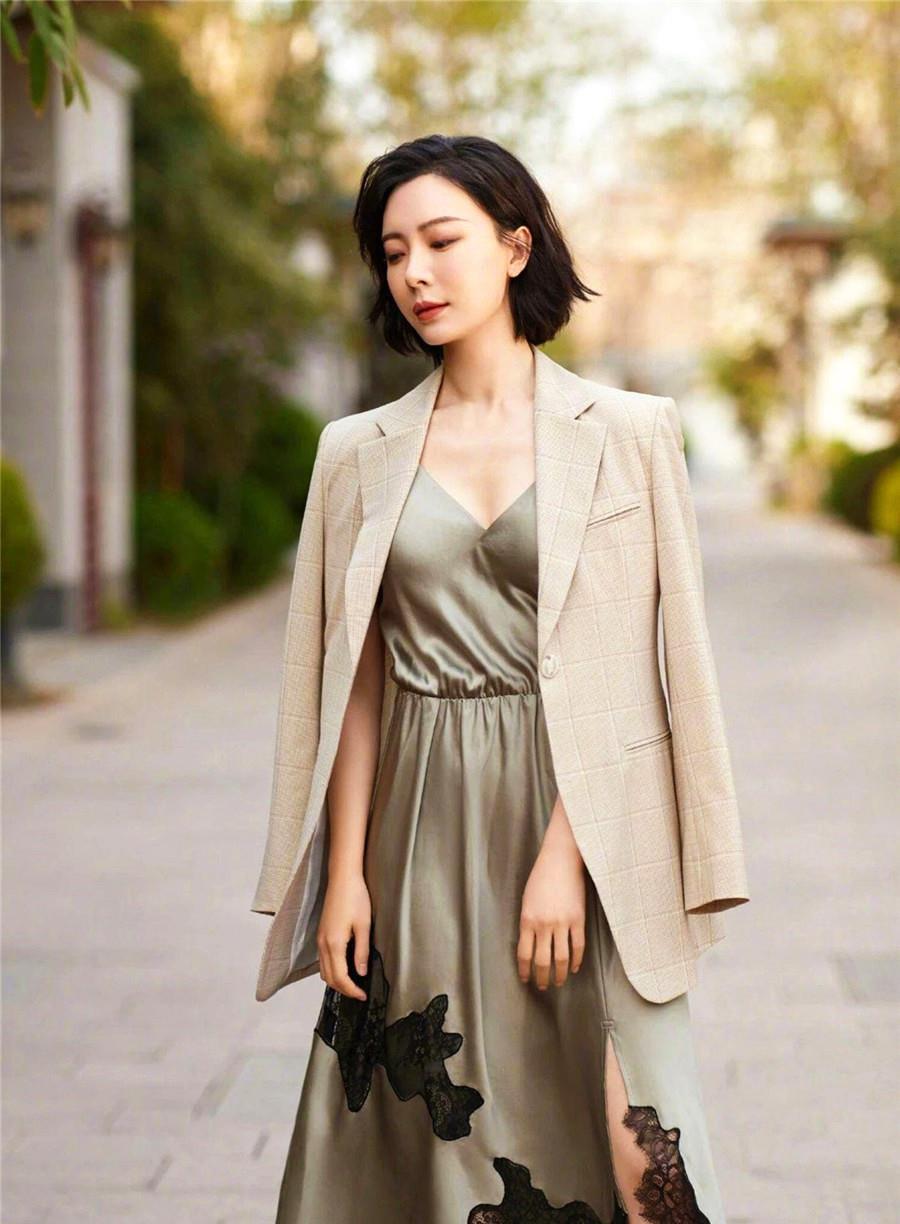 原则|女人过了四十,穿衣牢记“三要三不要”原则,你也能穿出时尚感