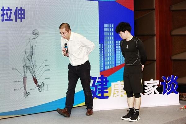 拉伸感|“跑步伤膝”是一个伪命题,运动医学专家解码“跑步”正确姿势