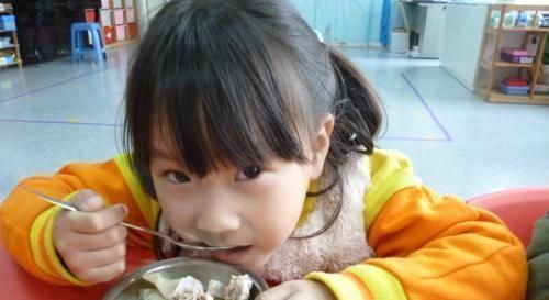 脾胃|儿科医生宝宝积食体质差,谨记一少一多一饮一按,强脾长大个