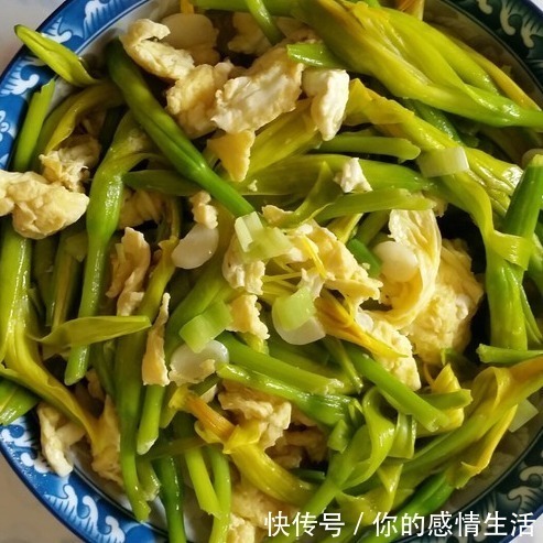 黄花菜炒鸡蛋|常给孩子吃此菜,再贵也不要省,孩子个头超过同龄人,大脑更聪明