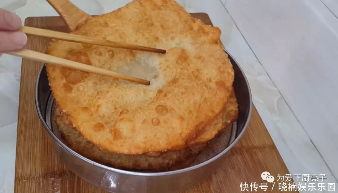 烙饼|面粉最好吃的做法,不发面不烙饼,比油条都好吃,好吃到直流口水