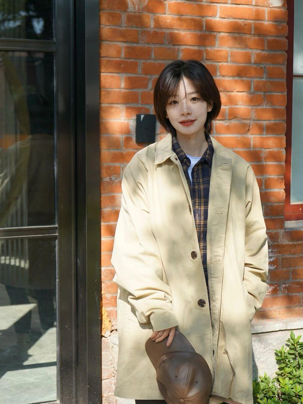 卫衣|秋冬卫衣怎么选?脏橘色字母卫衣,穿上身减龄又时髦!