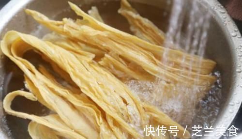 泡腐竹，别直接用清水泡！教你一招，分分钟泡发，柔软筋道，没硬芯