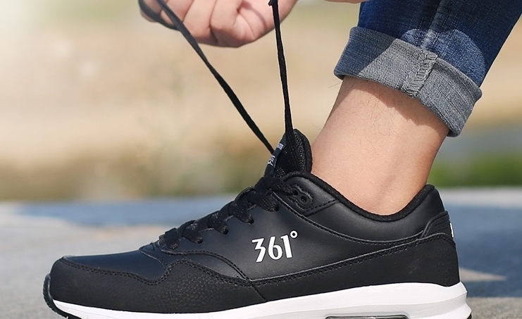 跑步鞋 曾经跟阿迪耐克“齐名”,如今没落到被各国拒收,很意外