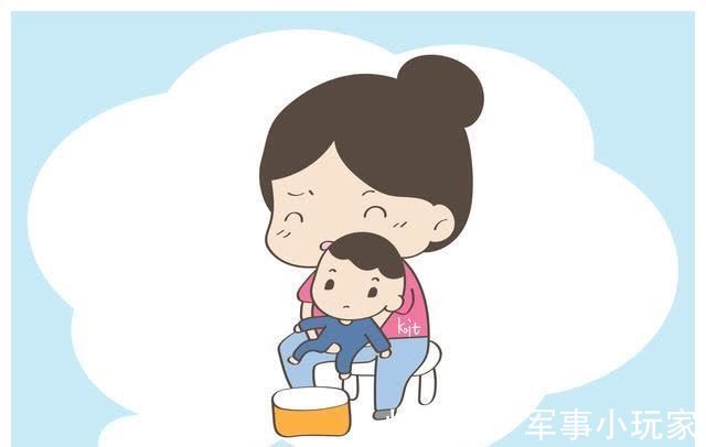 产后运动|宝宝为啥爱哭爱闹,原来是错误换纸尿裤惹的祸,导致脊柱受到伤害