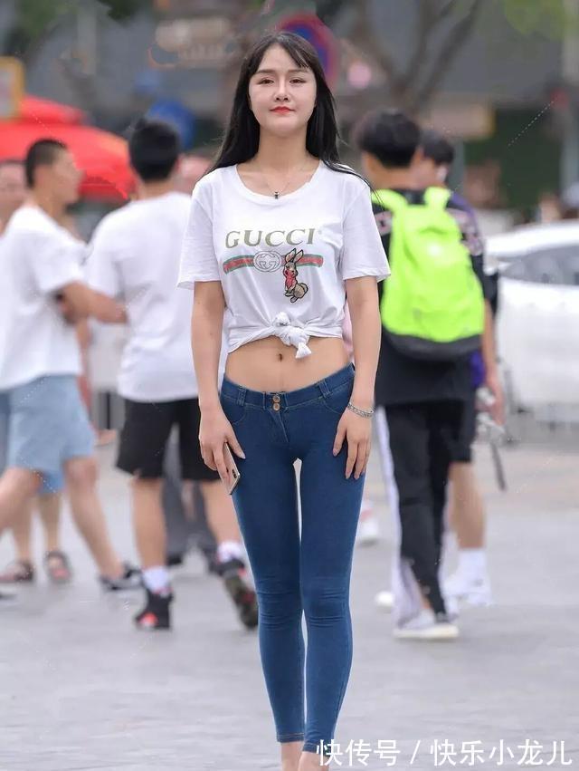 杨超越 舒适自在的瑜伽裤穿搭显得有品位,穿出时尚美女的英姿,多姿多彩