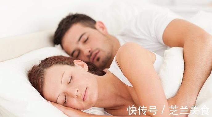 女性|女性不想老太快，年过40岁，多做4件事，“拖住”绝经