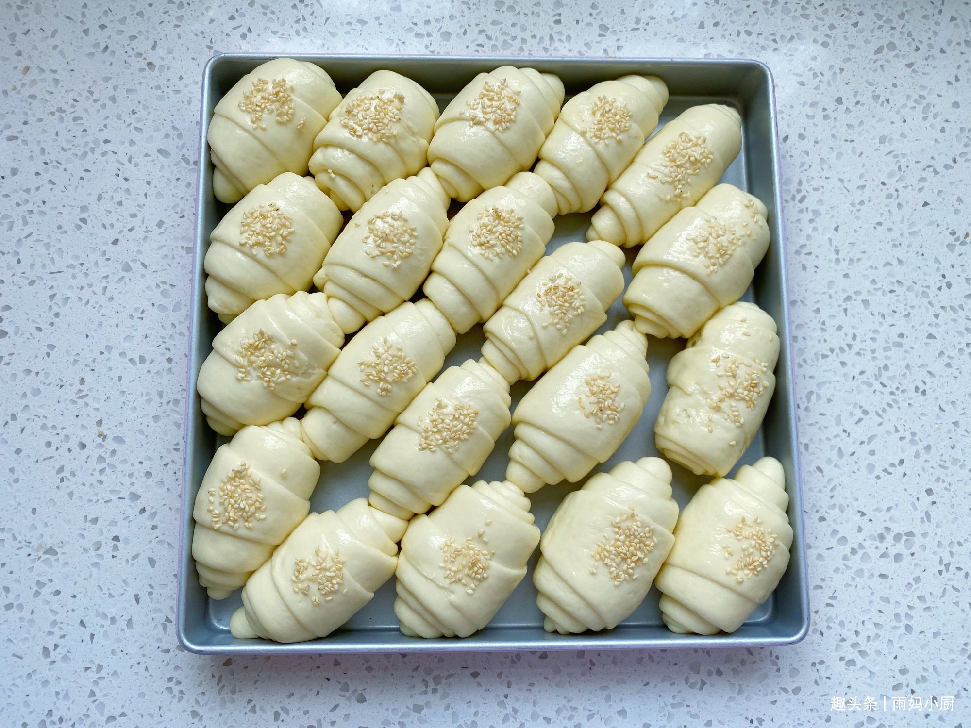 用了九年的面包配方，奶香浓郁又拉丝，做法简单，比买的好吃