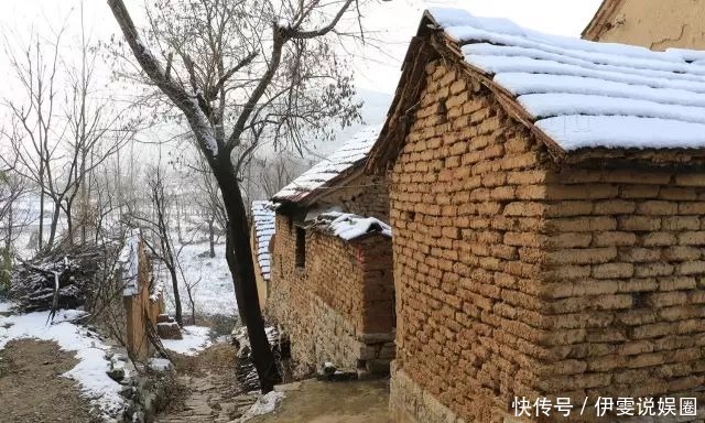 土屋，白雪，炊烟，走进临朐山村