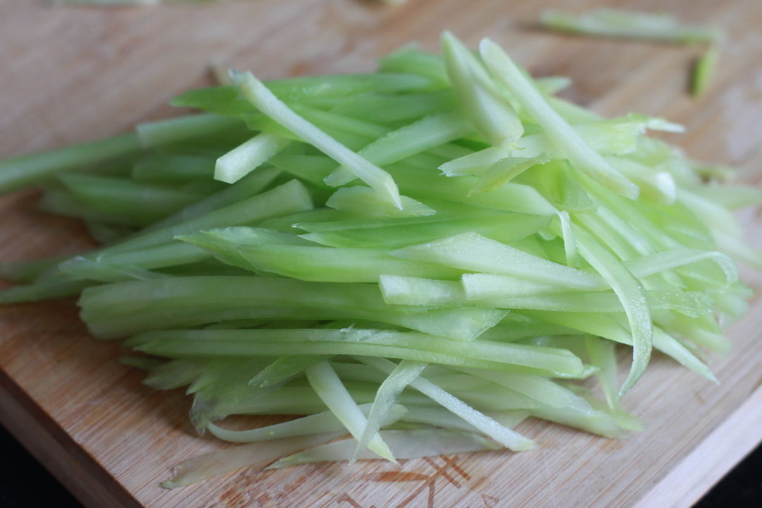 春季刮油菜，试试这一道，制作简单口感佳