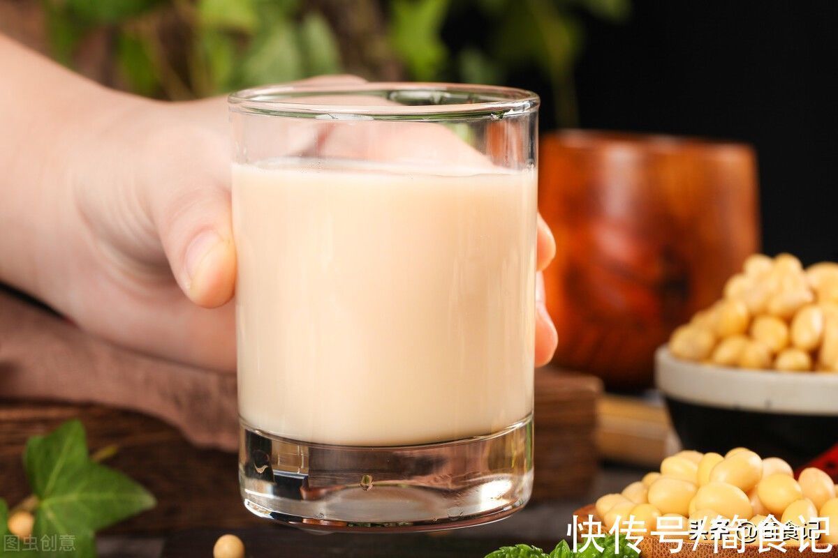 早餐,到底是喝牛奶还是喝豆浆?营养师:差别很大,别再选错了