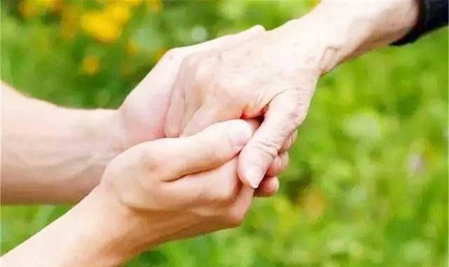 重男轻女|“别帮女儿带娃”,一位姥姥给出的忠告很现实,无关重男轻女