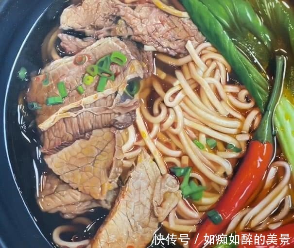 这碗牛肉面是画出来的,放大20倍观察,绘画细节太逼真了