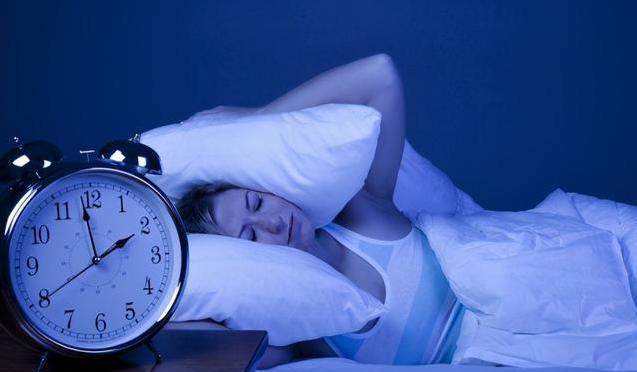 睡眠质量|失眠或是阳不入阴造成的，中医提醒：睡前做好一件事，入睡更轻松