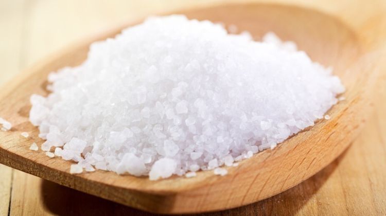 大虾不要再白灼了，教你一个做法，鲜咸入味又酥脆，好吃又下饭