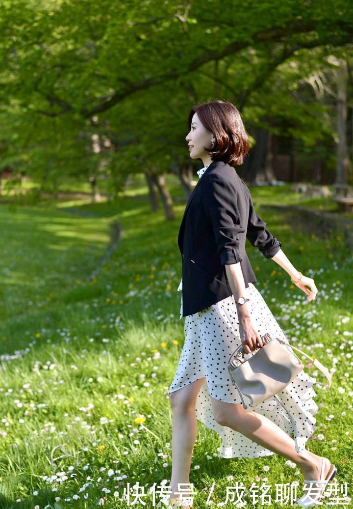 穿搭|人到中年要远离“大妈式穿搭”，这几套穿搭值得借鉴，减龄又有范