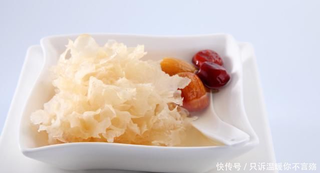 中年|银耳胶原蛋白丰富,多吃能美容养颜?医生:假的,当心越吃越丑