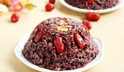 這米飯我家隔三差五吃一頓，補氣養血養顏護膚，老婆越來越好看了