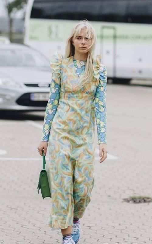 初春做个养生girl~连衣裙加个打底衫再出门！